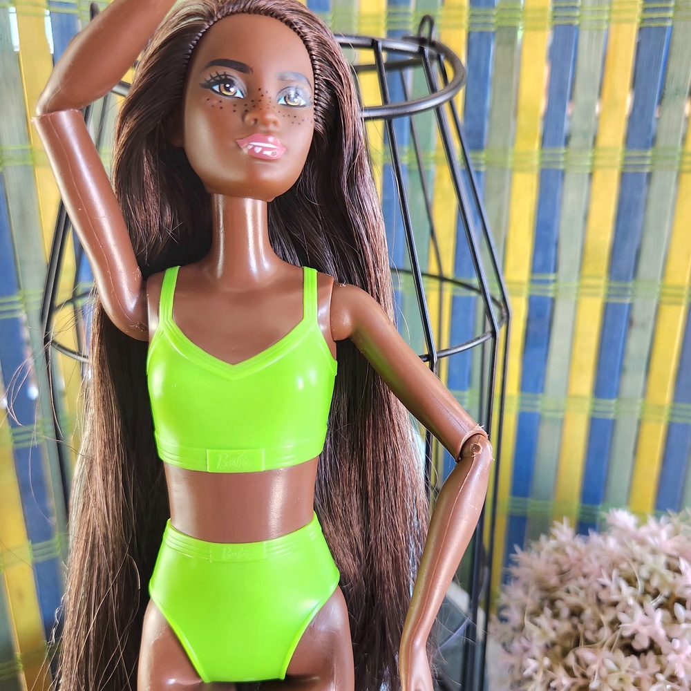 ☆2011 Black Barbie Articulated w Blue Strike Long Hair